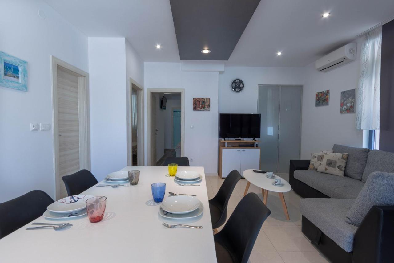 Apartman Dora Подстрана Екстериор снимка