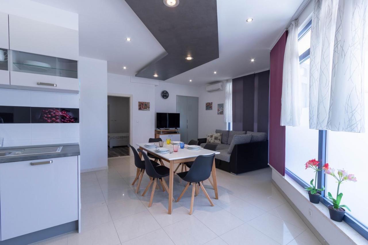 Apartman Dora Подстрана Екстериор снимка