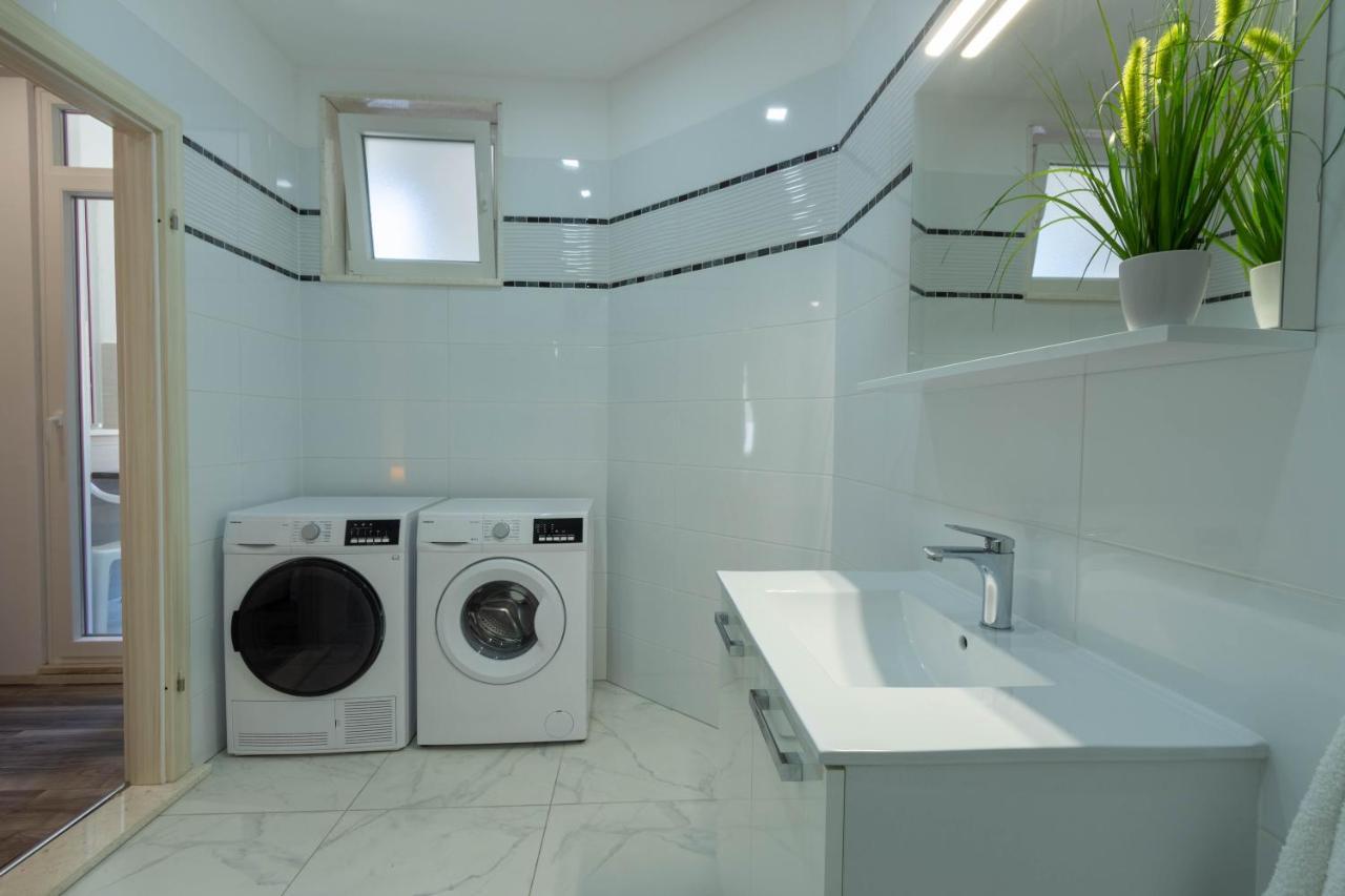 Apartman Dora Подстрана Екстериор снимка